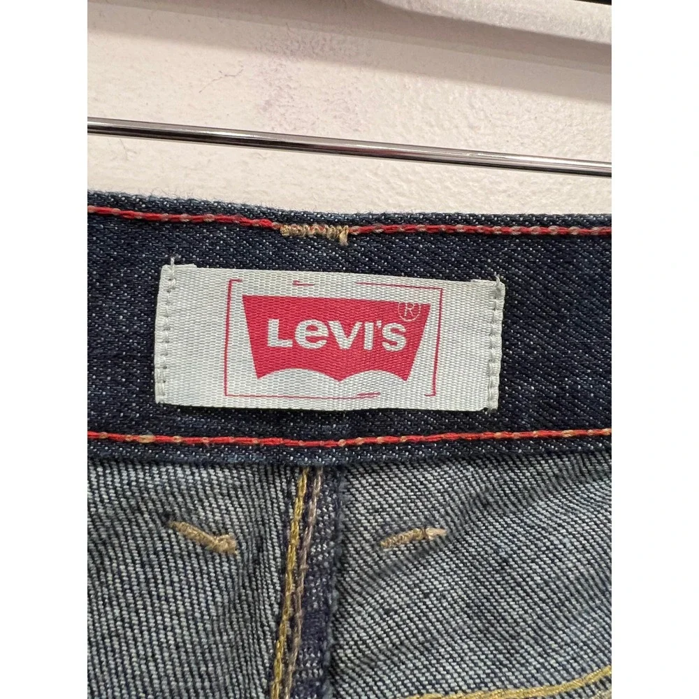 Levis excellent preowned